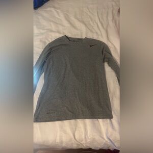 Gray nike long sleeve shirt